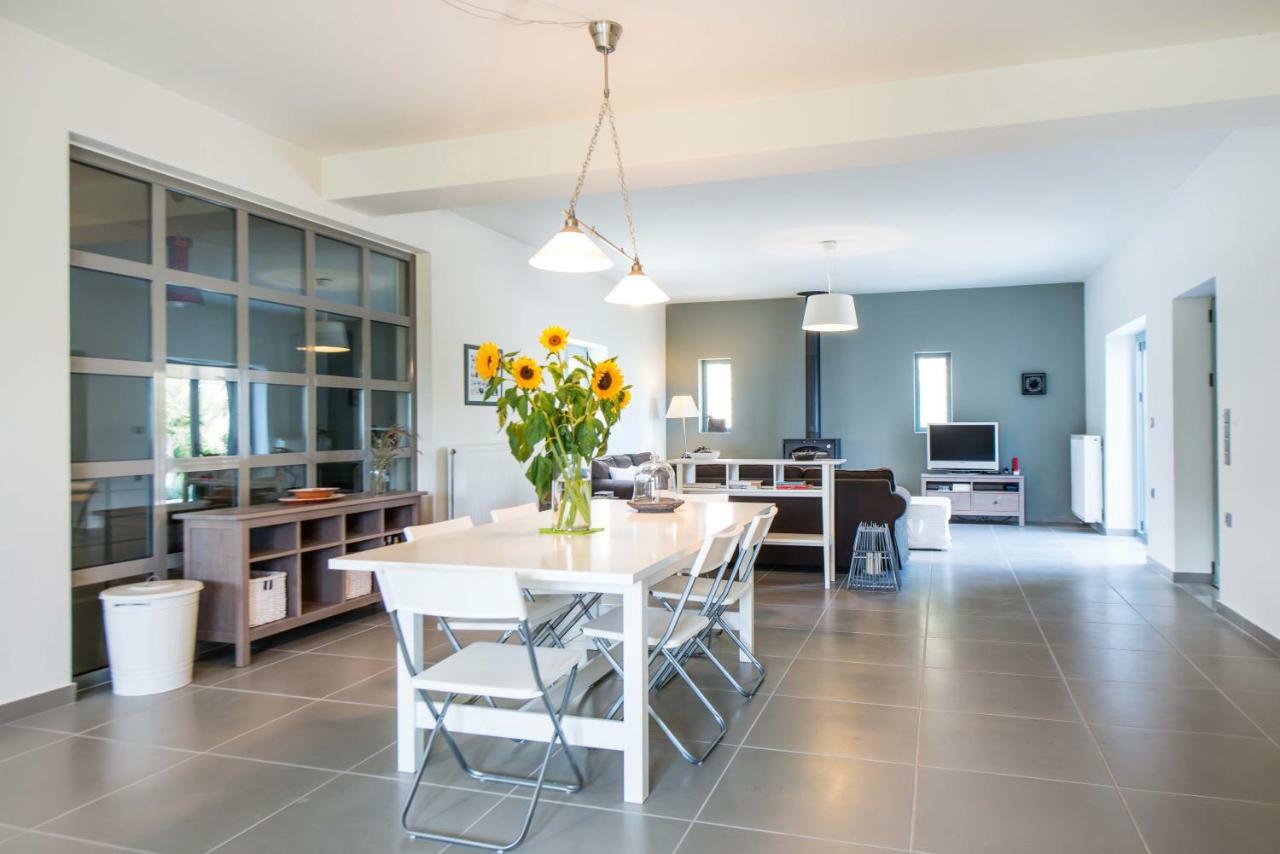 Villa Serenis Porovitsa ภายนอก รูปภาพ
