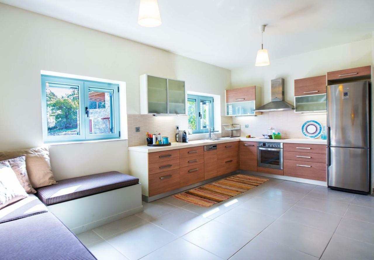 Villa Serenis Porovitsa ภายนอก รูปภาพ
