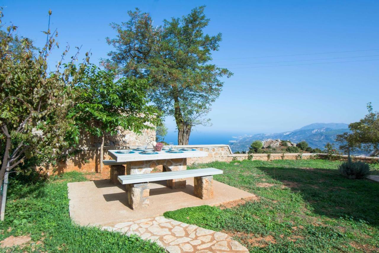 Villa Serenis Porovitsa ภายนอก รูปภาพ